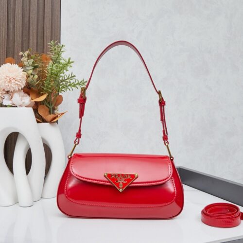 【AT9313】プラダのクラシックな赤い牛革バッグ、精巧なデザインで都会の女性におすすめ | Prada Milano