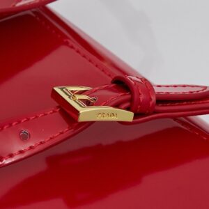 【AT9313】プラダのクラシックな赤い牛革バッグ、精巧なデザインで都会の女性におすすめ | Prada Milano