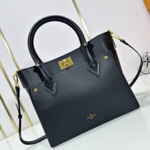 【AT9320】クラシックモノグラムキャンバスと小牛革製On My Sideハンドバッグ | LV
