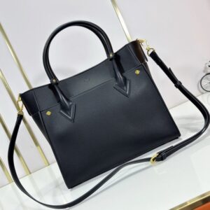 【AT9320】クラシックモノグラムキャンバスと小牛革製On My Sideハンドバッグ | LV