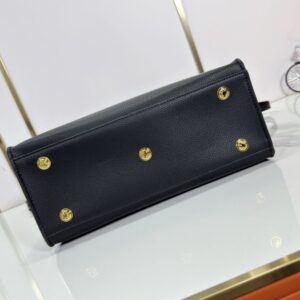 【AT9320】クラシックモノグラムキャンバスと小牛革製On My Sideハンドバッグ | LV
