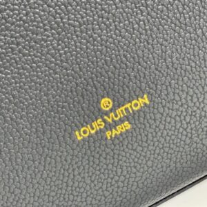 【AT9320】クラシックモノグラムキャンバスと小牛革製On My Sideハンドバッグ | LV