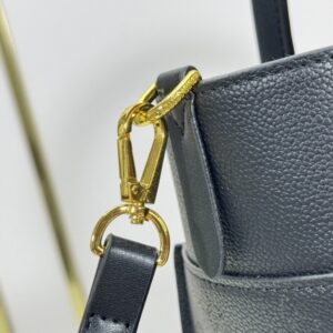 【AT9320】クラシックモノグラムキャンバスと小牛革製On My Sideハンドバッグ | LV