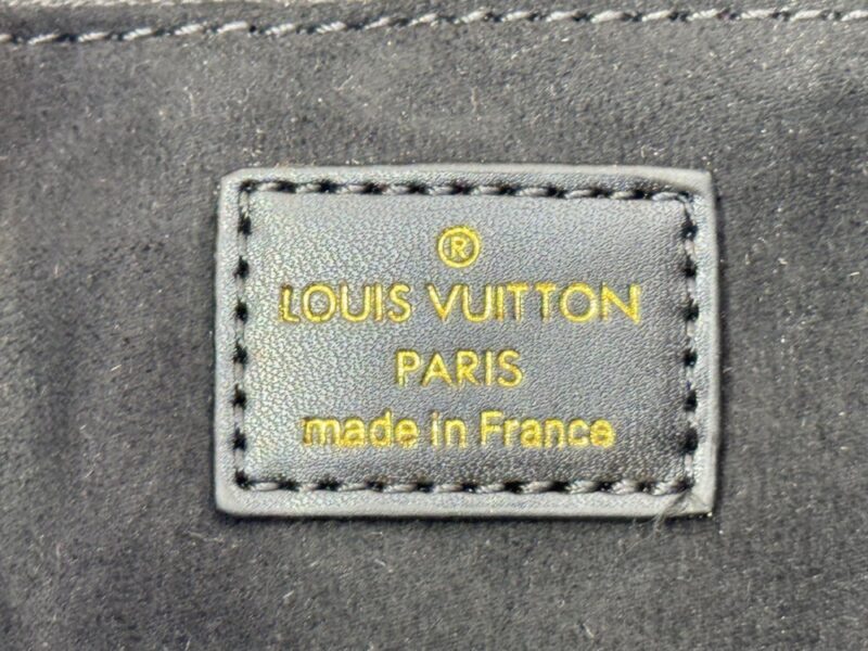 【AT9320】クラシックモノグラムキャンバスと小牛革製On My Sideハンドバッグ | LV
