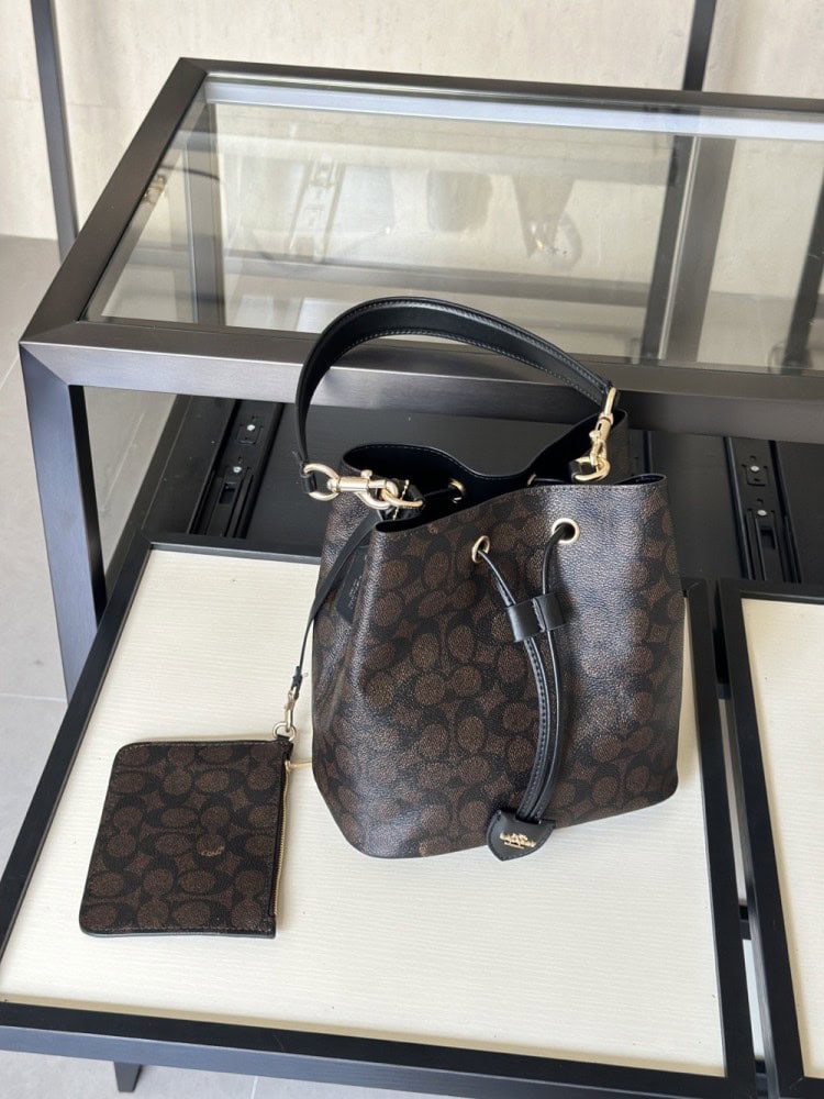 【AT9321】Coachクラシックバケツバッグ | コーチのトートバッグ、洗練されたエレガンスと高級感 | Coach
