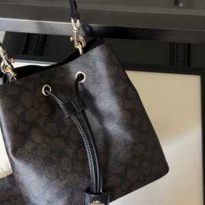 【AT9321】Coachクラシックバケツバッグ | コーチのトートバッグ、洗練されたエレガンスと高級感 | Coach
