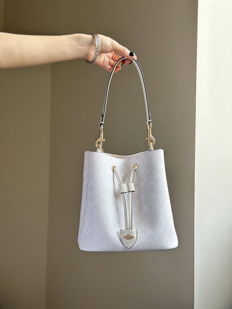【AT9322】Coach クラシックなグレーシャーホワイトバケットバッグ | Coach