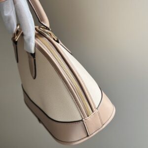 【AT9330】Coach（コーチ）のミルクティーカラー貝殻バッグ - エレガントな都会のエレガンスを演出 | Coach New York
