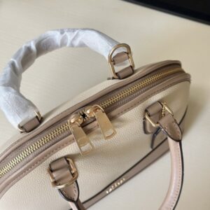 【AT9330】Coach（コーチ）のミルクティーカラー貝殻バッグ - エレガントな都会のエレガンスを演出 | Coach New York