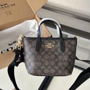 【AT9333】Coach（コーチ）クラシックな花柄ハンドバッグ - 優雅なデザインと実用性の融合 | Coach
