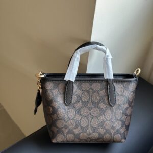 【AT9333】Coach（コーチ）クラシックな花柄ハンドバッグ - 優雅なデザインと実用性の融合 | Coach