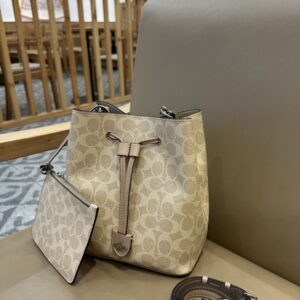 【AT9335】Coach（コーチ）クラシックRowanシリーズバケットバッグ、都会の女性に必須のファッションアイテム | Coach New York