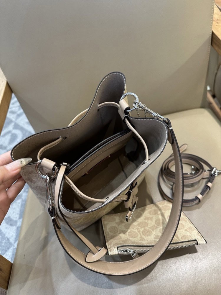 【AT9335】Coach（コーチ）クラシックRowanシリーズバケットバッグ、都会の女性に必須のファッションアイテム | Coach New York