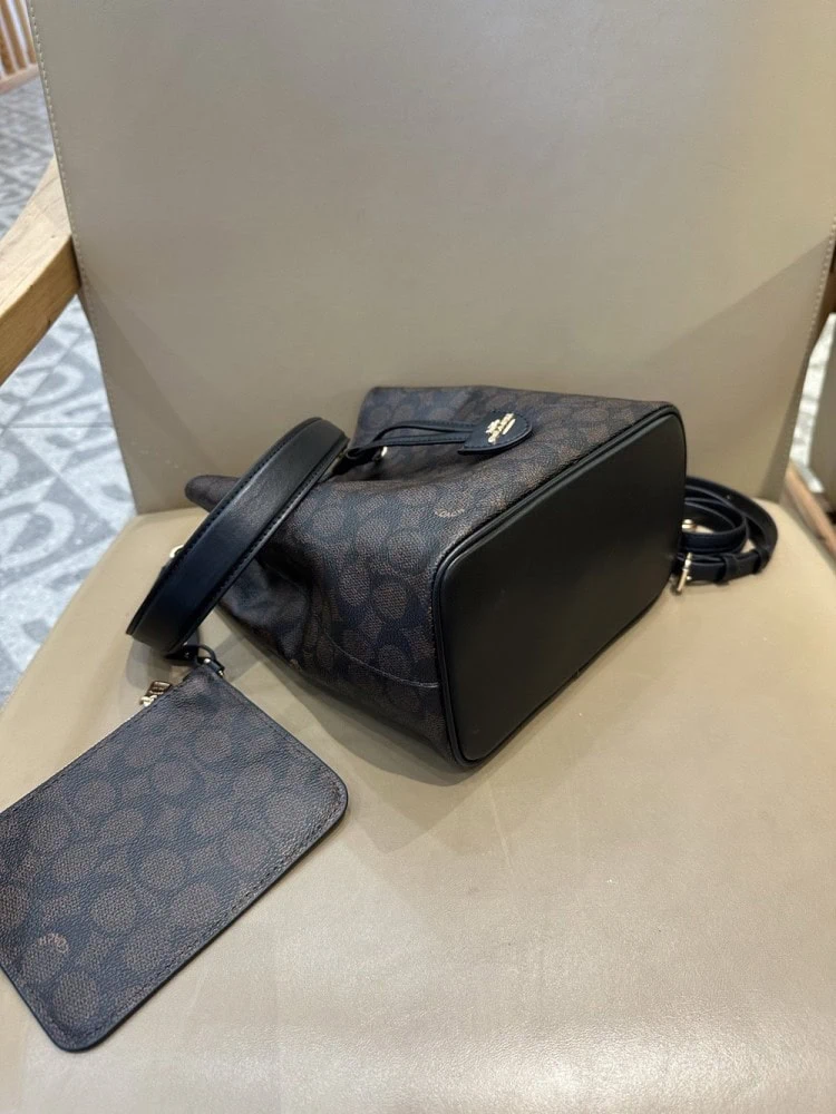 【AT9338】Coachクラシックモノグラムパターン バケットバッグ、都会の知恵と贅沢な質感が魅力 | Coach