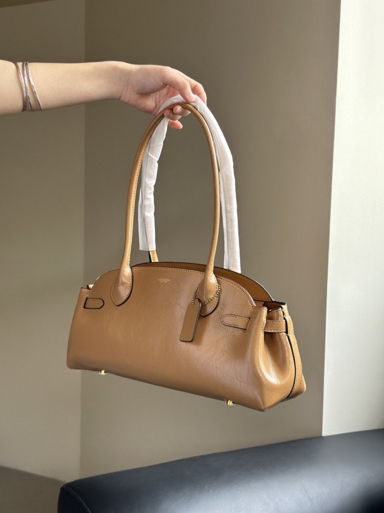 【AT9339】ハイエンドブランドのエレガントなハニーブラウンレザーショルダーバッグ | Coach