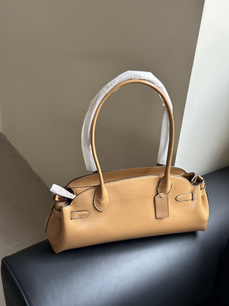 【AT9339】ハイエンドブランドのエレガントなハニーブラウンレザーショルダーバッグ | Coach