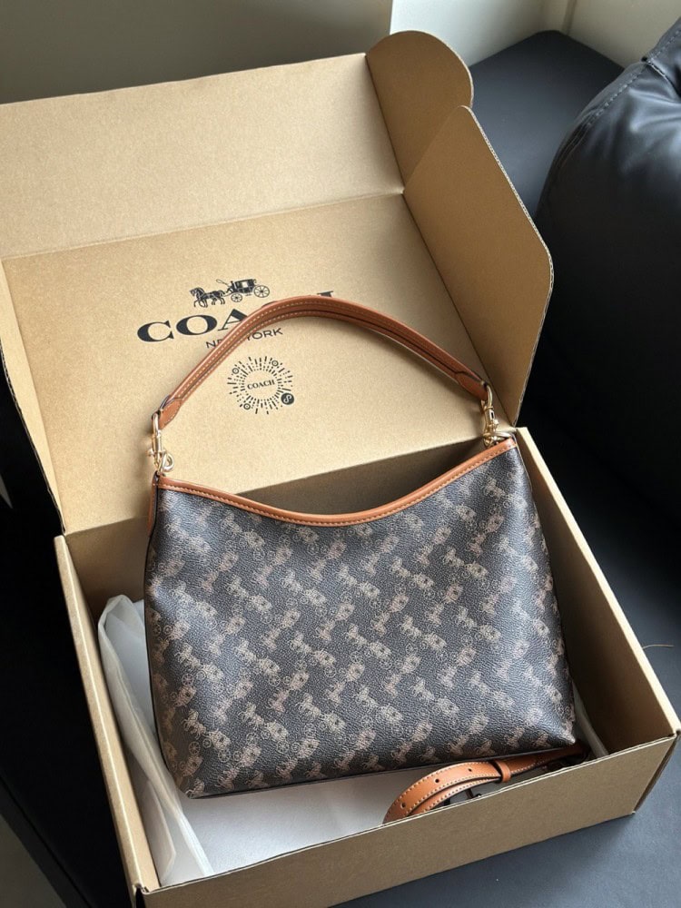 【AT9343】Coach（コーチ）のクラシック馬車プリントショルダーバッグ - 都市女性の優雅なファッションアクセサリー | Coach