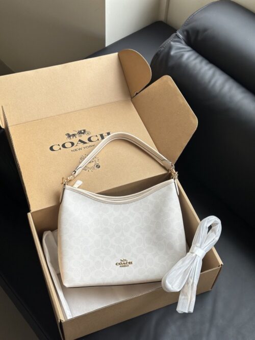 【AT9349】Coachクラシックバケツバッグ - 優雅な白色レザーバッグ、オフィス通勤やデートに最適 | Coach New York