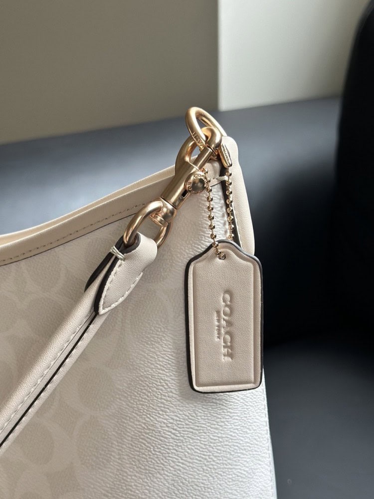 【AT9349】Coachクラシックバケツバッグ - 優雅な白色レザーバッグ、オフィス通勤やデートに最適 | Coach New York