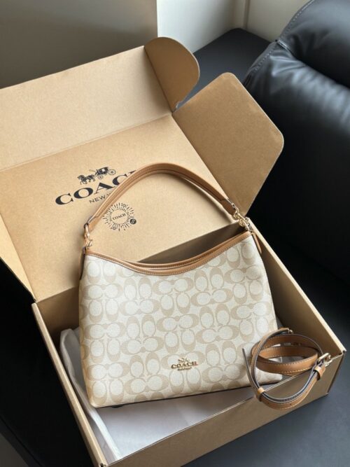 【AT9352】Coach（コーチ）ミルクティーカラーショルダーバッグ、都会女性のためのラグジュアリーファッションアイテム | Coach New York