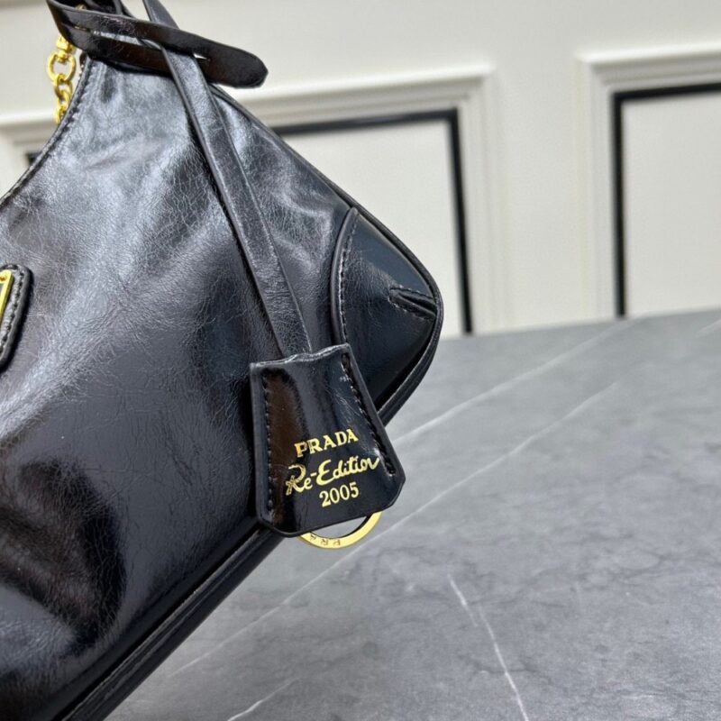 【AT9358】プラダ PRADA クラシックな3WAYショルダーバッグ、オイル仕上げレザー、都会の日常に最適！ | Prada Milano