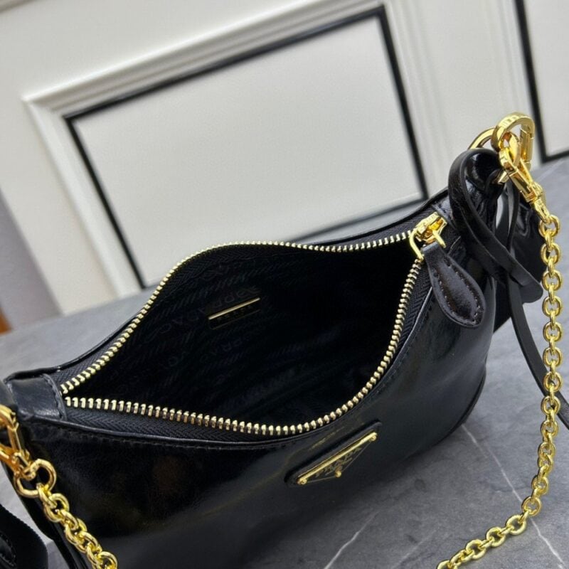 【AT9358】プラダ PRADA クラシックな3WAYショルダーバッグ、オイル仕上げレザー、都会の日常に最適！ | Prada Milano
