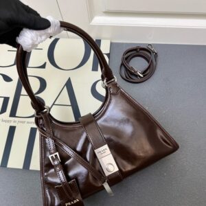 【AT9360】プラダ（Prada）のエレガントなオイルワックス革ハンドバッグ、高級金具パーツ、多機能デザイン、ビジネス＆デートに最適 | Prada Italy