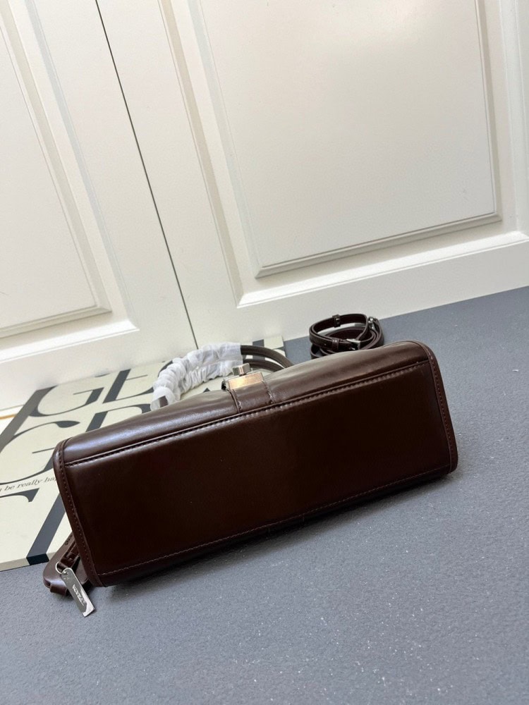 【AT9360】プラダ（Prada）のエレガントなオイルワックス革ハンドバッグ、高級金具パーツ、多機能デザイン、ビジネス＆デートに最適 | Prada Italy