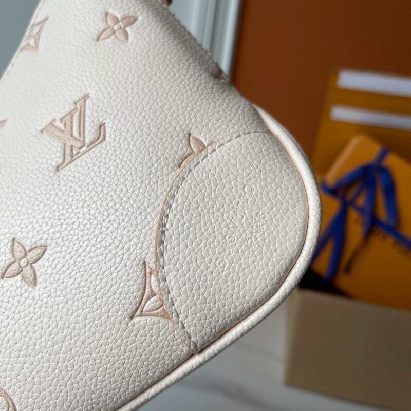 【AT9362】ルイ・ヴィトン　モノグラム型押しレザーハンドバッグ | Louis Vuitton Paris