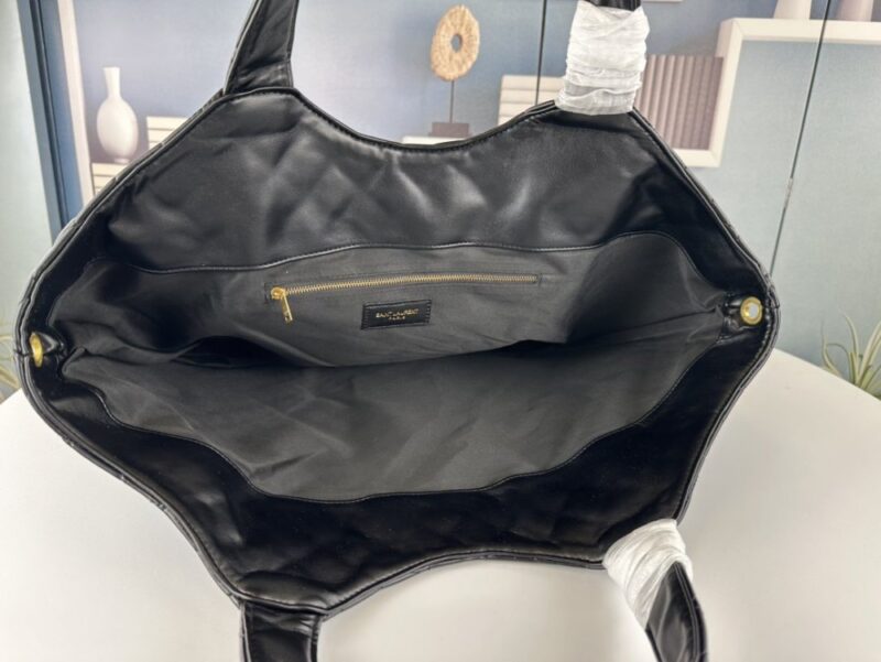 【AT9367】YSLのクラシックなダイヤ柄ナッパレザーハンドバッグ、エレガントな高級感と実用性を兼ね備える | Saint Laurent Paris