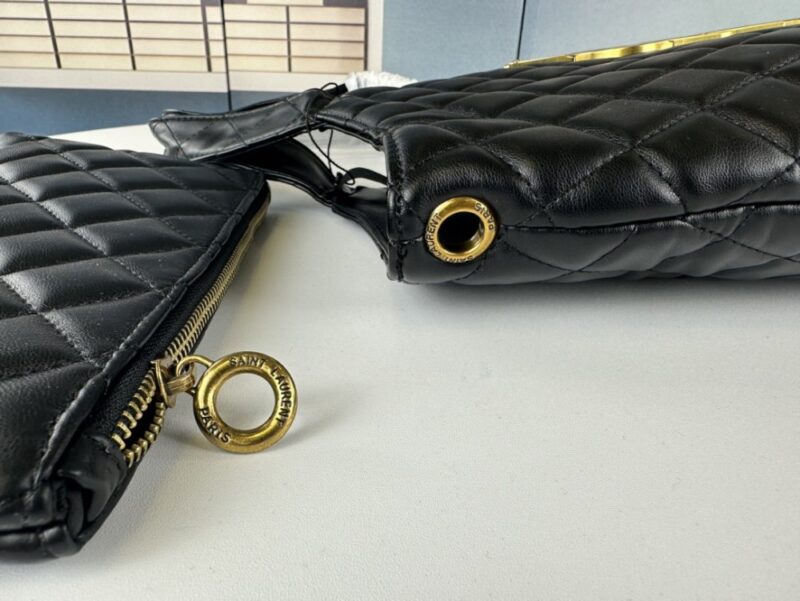 【AT9368】YSL ラムスキン ダイヤモンドバッグ - フレンチエレガンスとモダンファッションの完璧な出会い | Saint Laurent Paris