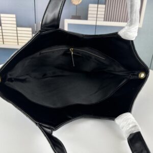 【AT9368】YSL ラムスキン ダイヤモンドバッグ - フレンチエレガンスとモダンファッションの完璧な出会い | Saint Laurent Paris