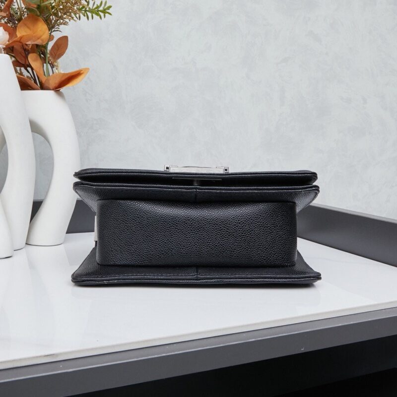 【AT9369】高級ファッションからインスピレーションを受けたボーイシリーズのクラシックアイテム | Chanel Paris