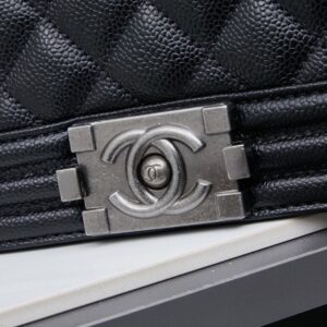 【AT9369】高級ファッションからインスピレーションを受けたボーイシリーズのクラシックアイテム | Chanel Paris