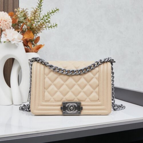 【AT9370】シャネル Boyシリーズ: 都市のエレガントな典型 - ハンドバッグ | Chanel Paris