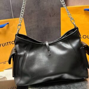 【AT9376】ルイ・ヴィトンのバックウォーリアーキャリーオールバッグ、都会の女性のための贅沢なブラックバッグ | Louis Vuitton Malletier