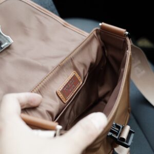 【AT9381】プラダクラシックシリーズのアプリコット色ショルダーバッグ - 都会の贅沢な同行者 | Prada