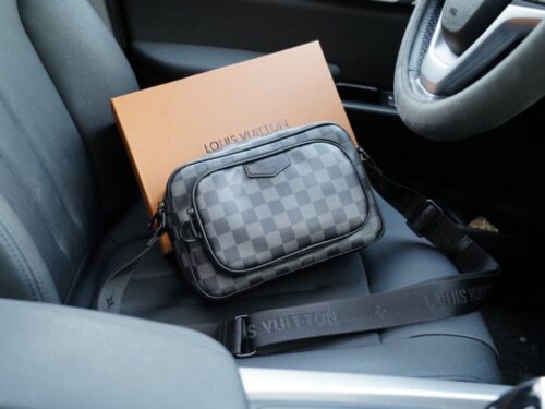 【AT9384】ルイ・ヴィトン チェッカーピンク ショルダーバッグ 都会の贅沢なスタイルを演出 | Louis Vuitton