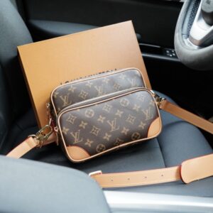 【AT9385】ルイ・ヴィトンのモノグラムショルダーバッグ - ファッションとエレガンスの融合 | Louis Vuitton Malletier