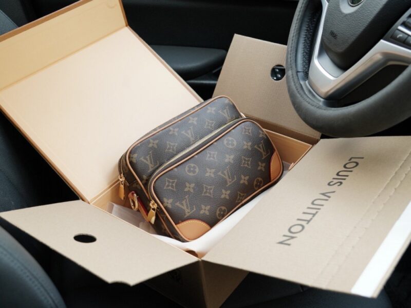 【AT9385】ルイ・ヴィトンのモノグラムショルダーバッグ - ファッションとエレガンスの融合 | Louis Vuitton Malletier