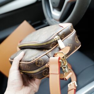 【AT9385】ルイ・ヴィトンのモノグラムショルダーバッグ - ファッションとエレガンスの融合 | Louis Vuitton Malletier