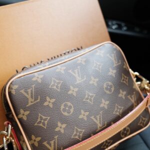 【AT9385】ルイ・ヴィトンのモノグラムショルダーバッグ - ファッションとエレガンスの融合 | Louis Vuitton Malletier