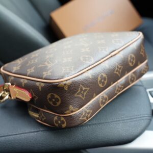 【AT9385】ルイ・ヴィトンのモノグラムショルダーバッグ - ファッションとエレガンスの融合 | Louis Vuitton Malletier