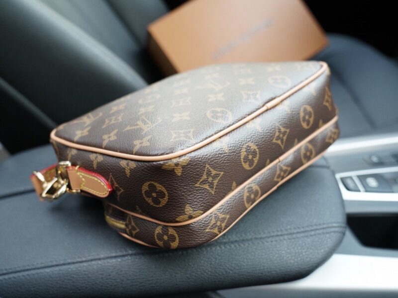 【AT9385】ルイ・ヴィトンのモノグラムショルダーバッグ - ファッションとエレガンスの融合 | Louis Vuitton Malletier