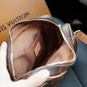 【AT9385】ルイ・ヴィトンのモノグラムショルダーバッグ - ファッションとエレガンスの融合 | Louis Vuitton Malletier