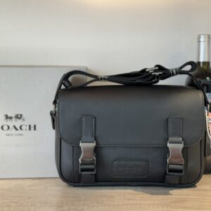 【AT9388】Coach Grahamシリーズ メンズショルダーバッグ - エレガントな内向的な質感 | Coach