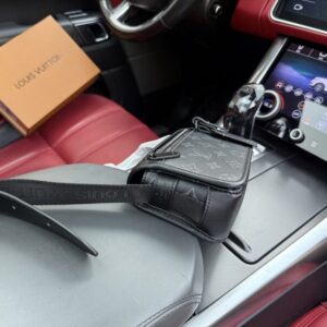 【AT9391】ルイヴィトンボスプルスショルダーバッグ　高級な紳士のアートを称賛する | Louis Vuitton