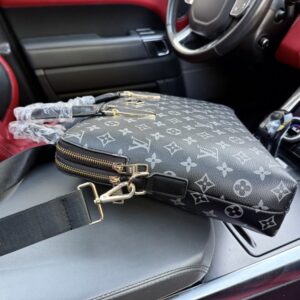 【AT9397】ルイ・ヴィトンのビジネスバッグ | クラシックなモノグラム型押しレザー | 都会のエリートにふさわしい | LV