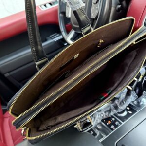 【AT9397】ルイ・ヴィトンのビジネスバッグ | クラシックなモノグラム型押しレザー | 都会のエリートにふさわしい | LV