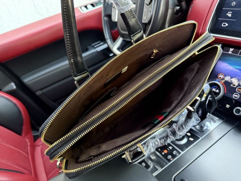 【AT9397】ルイ・ヴィトンのビジネスバッグ | クラシックなモノグラム型押しレザー | 都会のエリートにふさわしい | LV